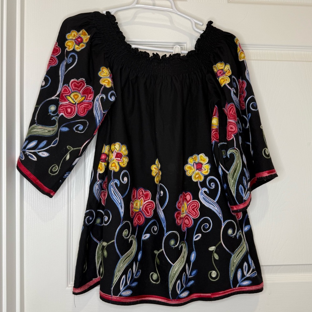 Floral Embroidered Black Blouse Sz S 100% Cotton feratelli PTP‎ 18”